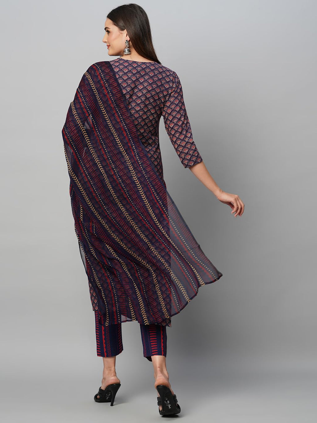 Gosriki Women'S Cotton Blend Straight Fit Straight Printed Kurta