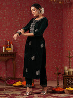 Ishin Women'S Velvet Ethnic Motifs Zari Green Straight Kurta Suit Set With Trousers