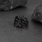 Men Black Pinky Rings Retro Skull Hand Gothic Jewelry Perfect Halloween Party Gift