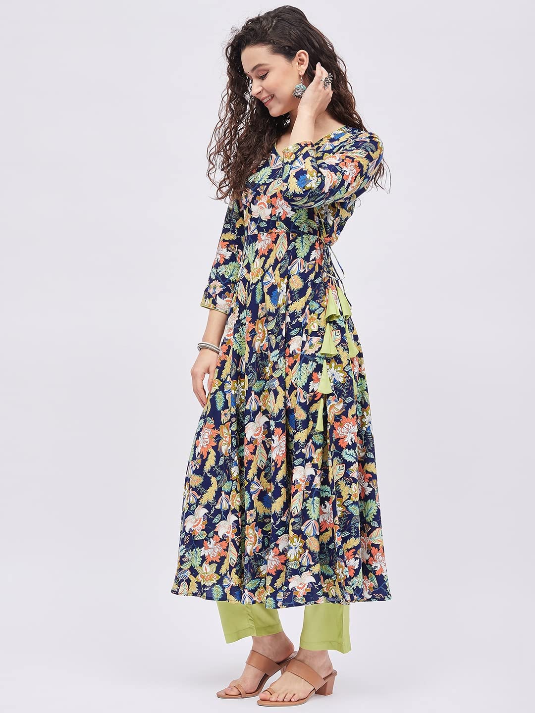 Tissu WomenS Rayon Blue & Green Floral Printed Angrakha Kurta
