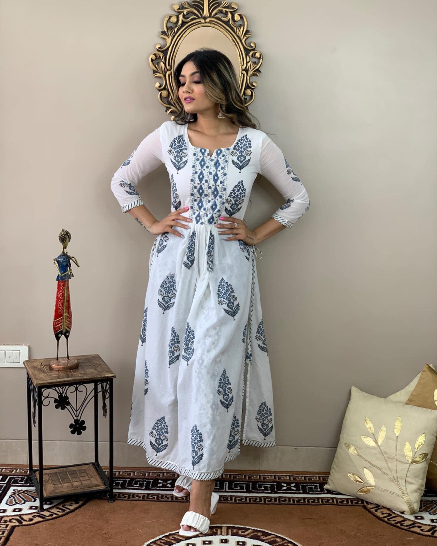 Gosriki Women'S Rayon Printed Straight Kurta With Pant