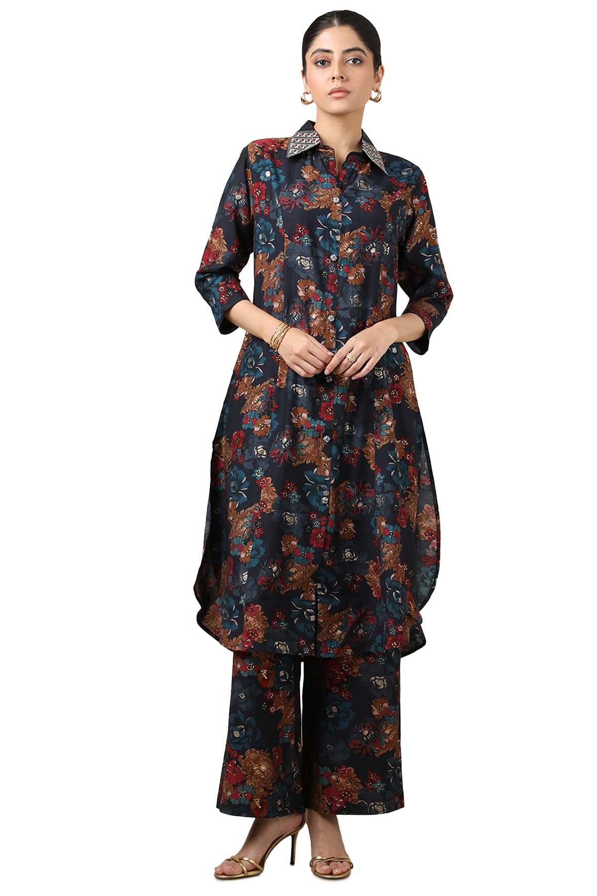 Soch Women Pattern: Floral Fabric: Muslin Embellishment Type:zari Package Contains: Kurta Palazzo