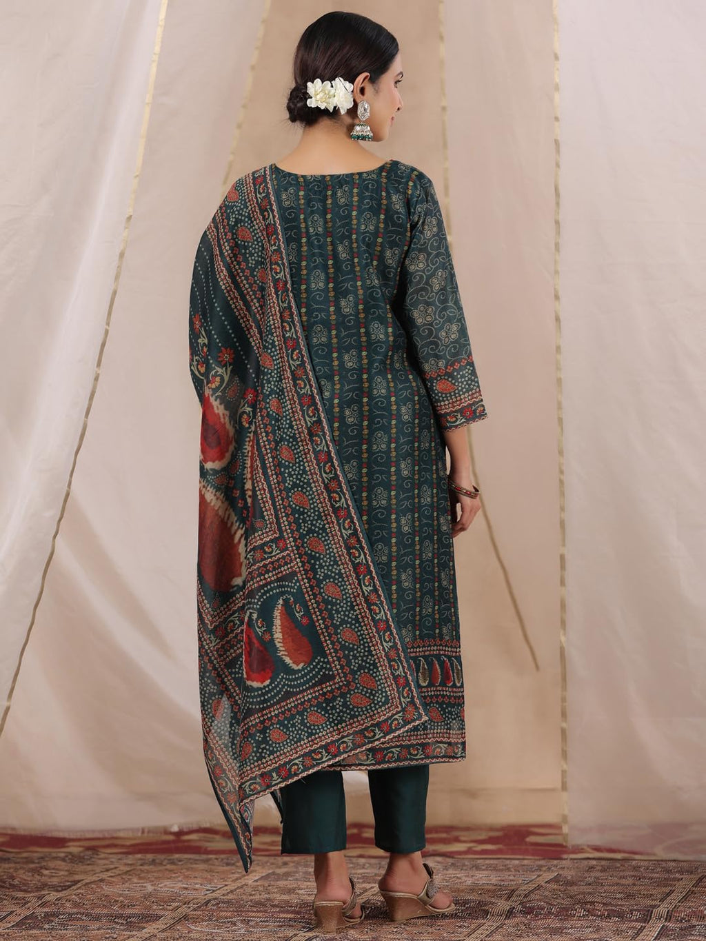 Ishin WomenS Green Ethnic Motifs Printed Poly Silk Straight Kurta With Trousers & Dupatta