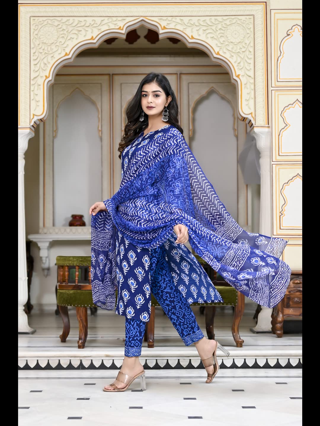Gosriki Women'S Cotton Blend Floral Printed Straight Kurta With Pants & With Dupatta (Bulgeriya Blue-Nw-Cmd-Gs)