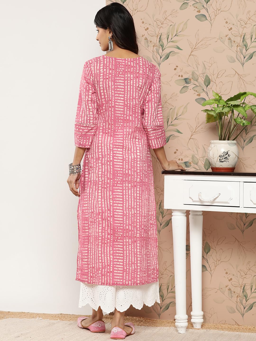 Pink 3/4Th Sleeve, V Neck, Printed Straight Kurta With Side Slits And Gota Detail At Sleeve And Neck.