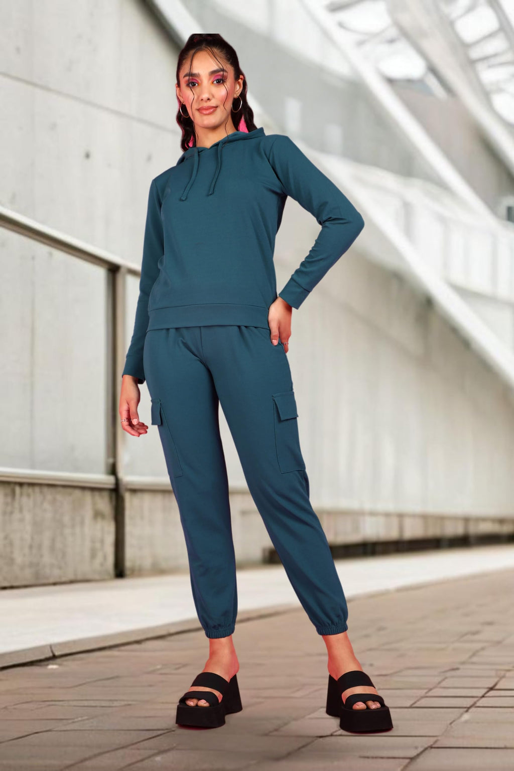 POPWINGS Casual Self Design Solid Sweatshirt and Joggers Co-Ords Set for Women | Trendy Stylish Top and Bottom Set for Women | W