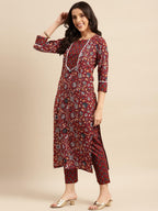 ANNI DESIGNER Womens Cotton Blend Printed Straight Kurta with Pant (Win Red_S_Red_Small)