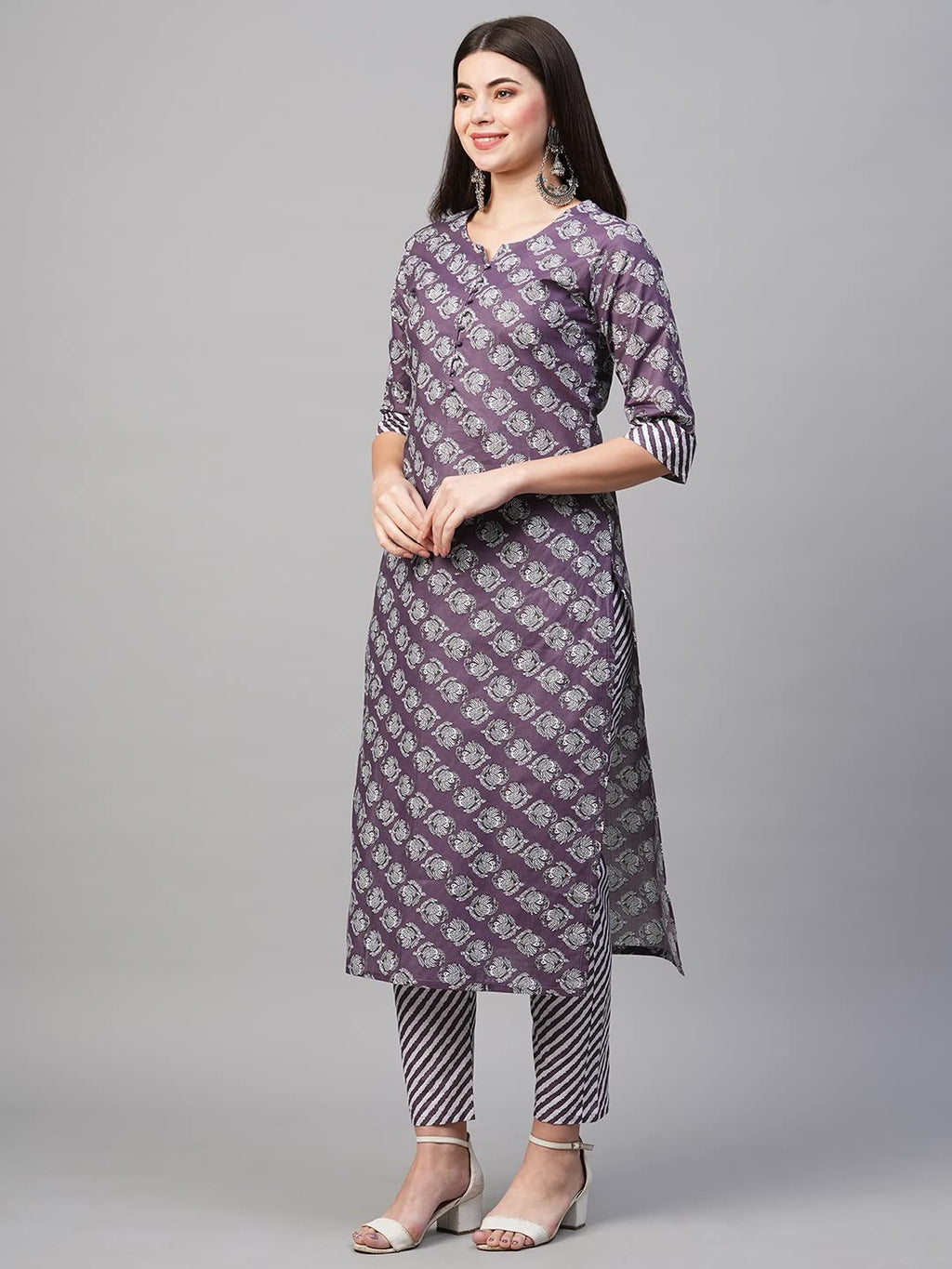 ANNI DESIGNER Womens Cotton Blend Printed Straight Kurta with Pant (Funnu Purple New01_L_Purple_Large)