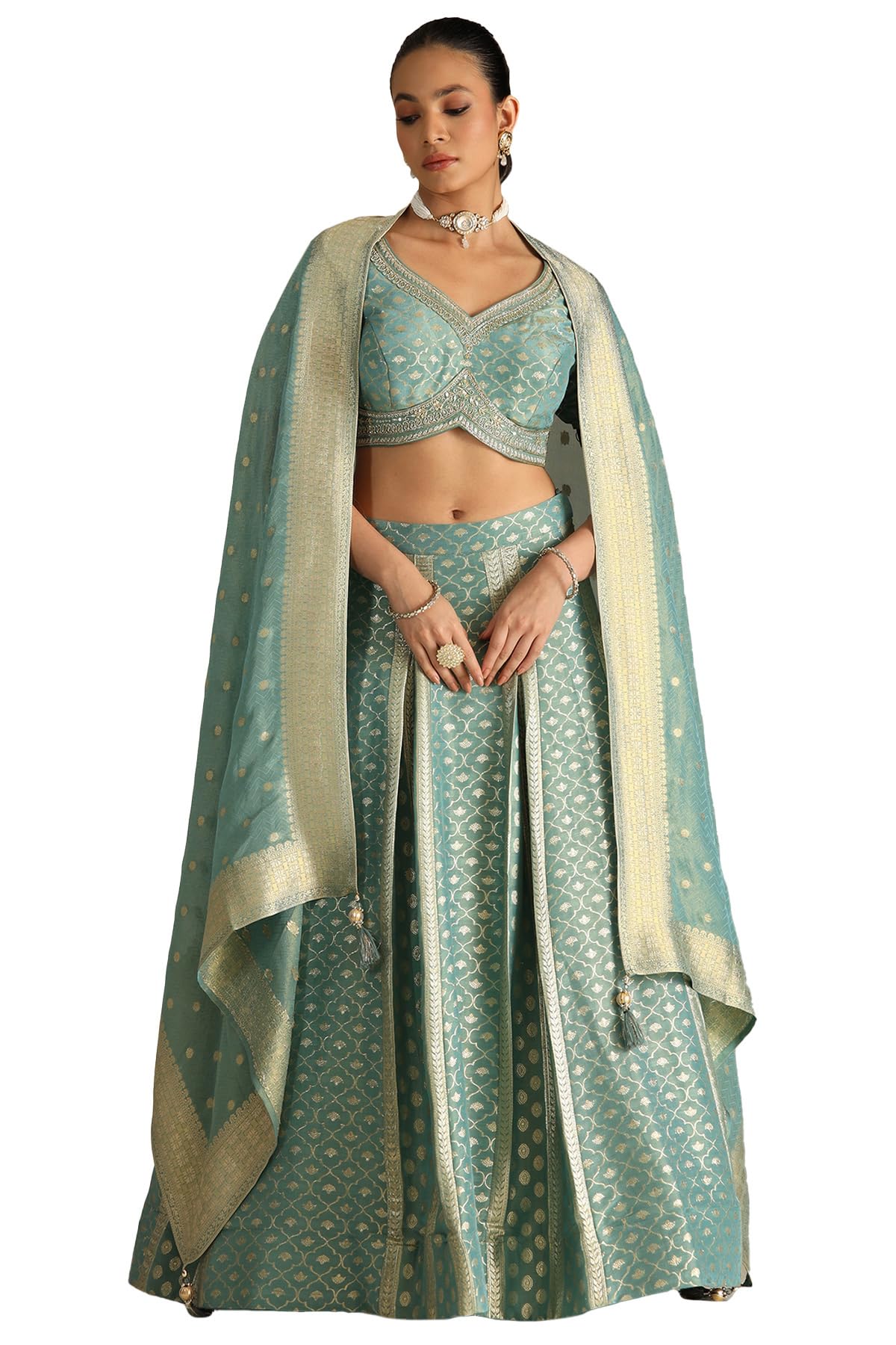 Soch Women Pattern: Zari Woven Fabric: Viscose Closure: Zip Package Contains: Choli Lehanga Dupatta