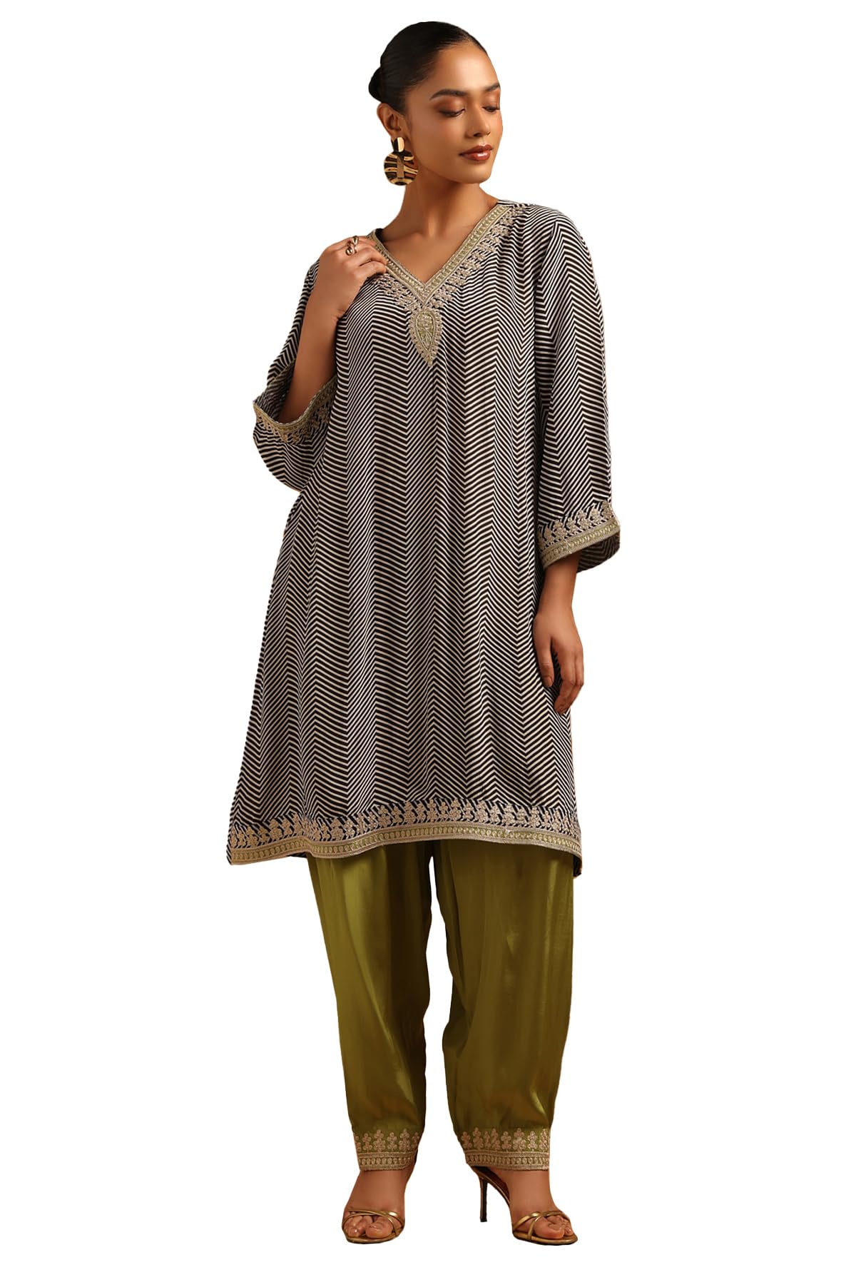 Soch Women Pattern: Chevrons Fabric: Closure: Slip On Package Contains: Kurta Salwar Pant