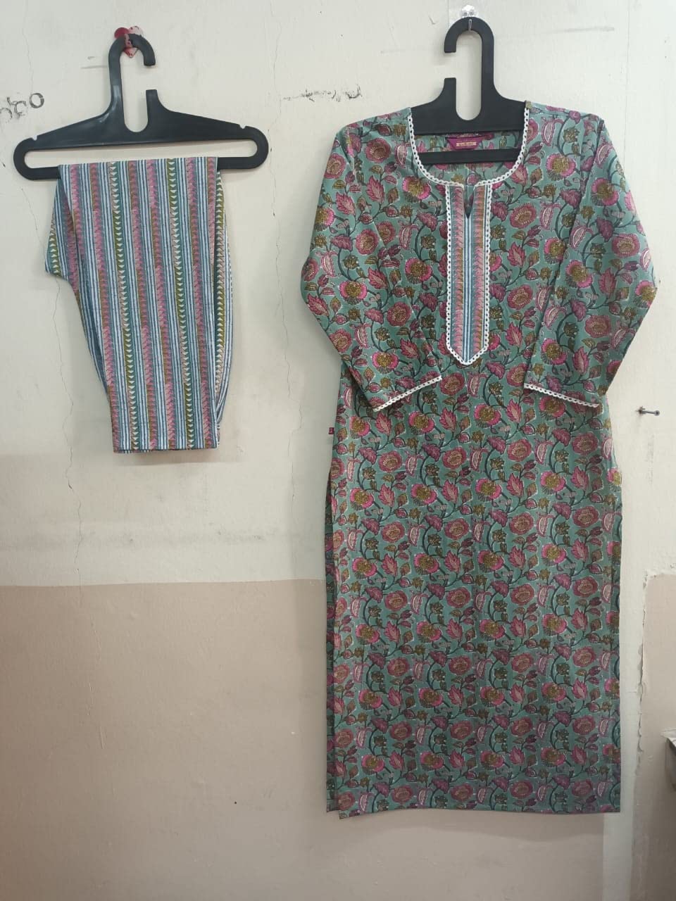 Anni Designer Women'S Cotton Blend Printed Straight Kurta With Pant (Dawai Green-Nw)