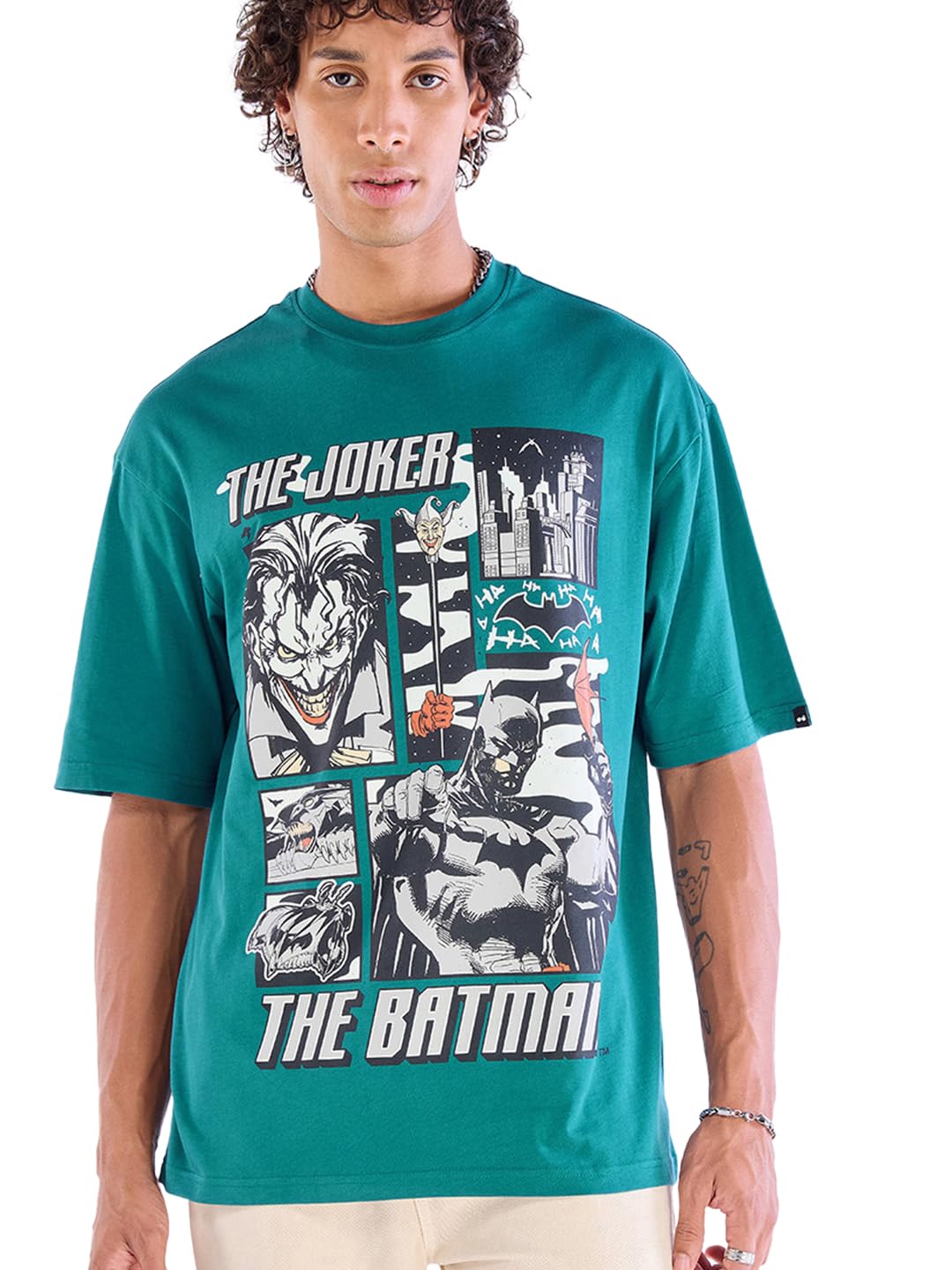 Bewakoof Official DC Merchandise Batman Mens Graphic Print Super Loose Fit Half Sleeve Round Neck Cotton T-Shirt_645970_Green_2