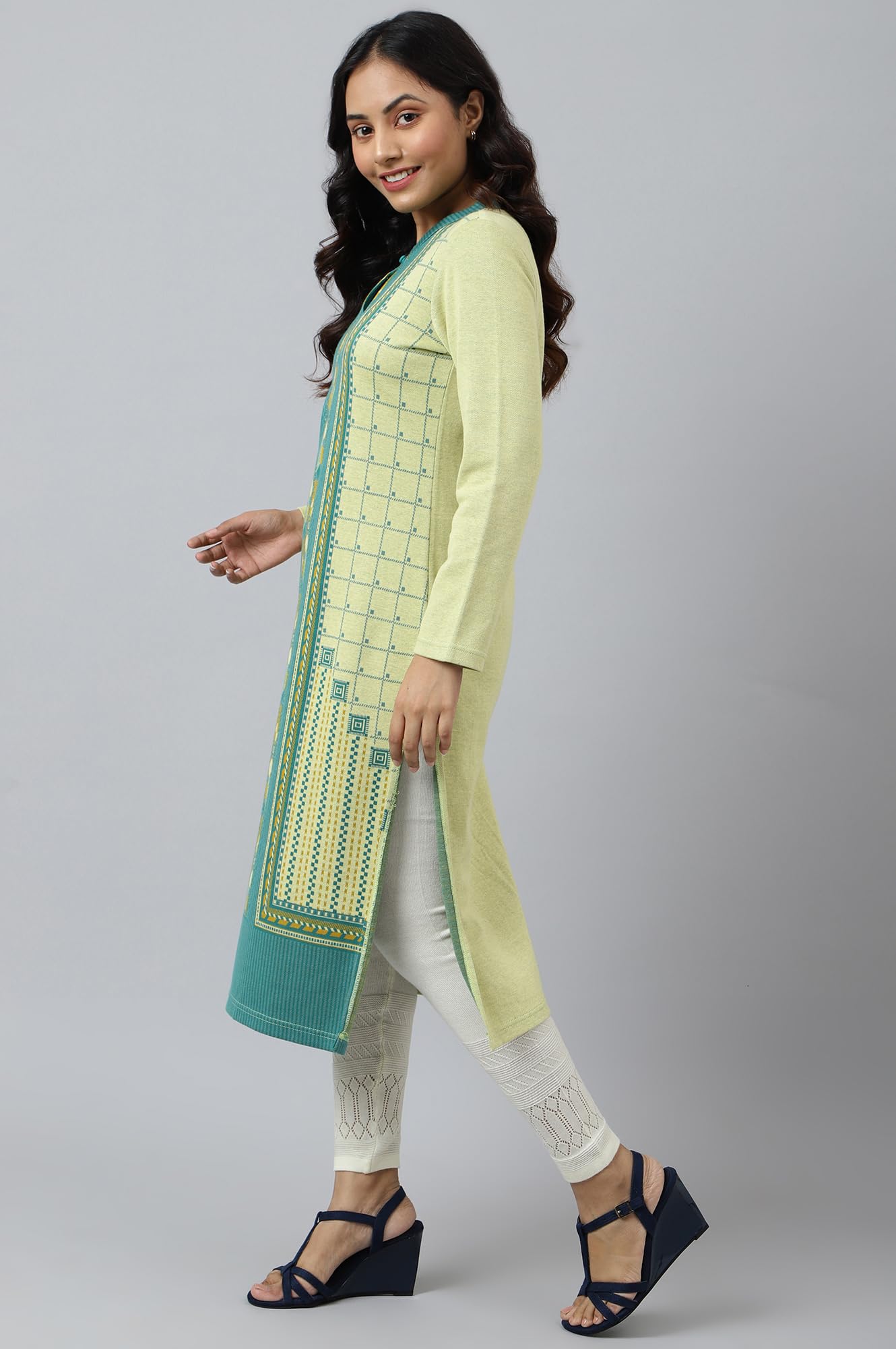 Aurelia Women Pale Banana Cotton Blend Geometric Yarn Dyed Straight Kurta