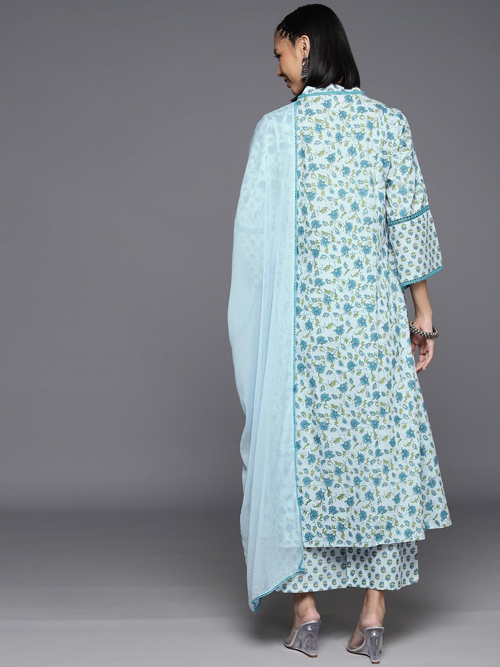 Varanga Women V Neck Collar Kurta Paired With Tonal Dupatta And Tonal Bottom.