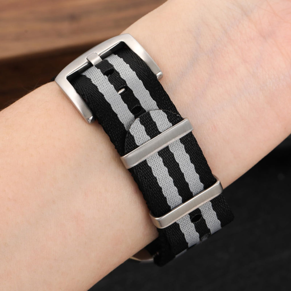 watchdives Nylon Watch Band 20mm 22mm Multicolor Replacement Watch Straps for Men Women (A17 Black Gray, 22mm)