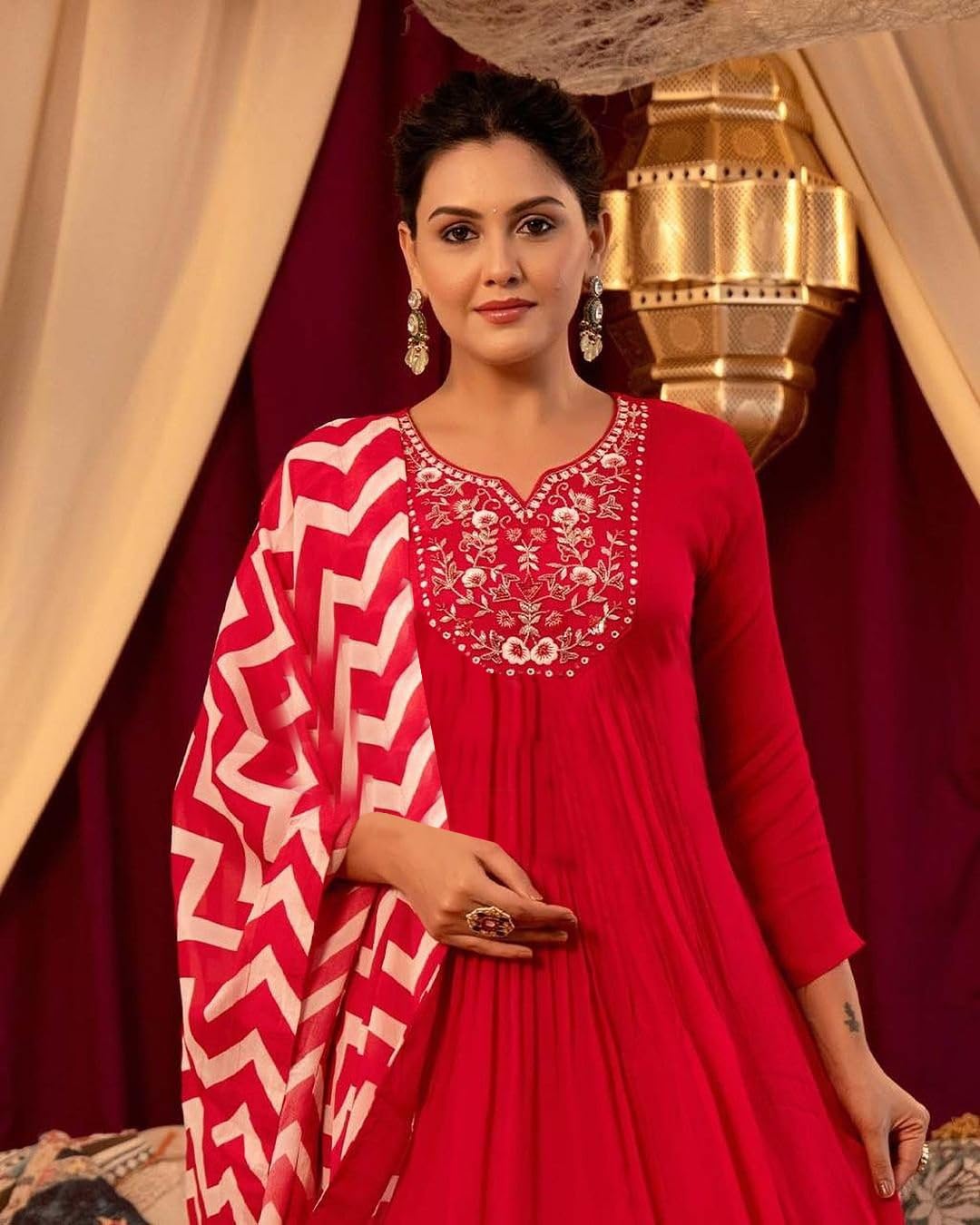 ANNI DESIGNER Women s Regular Rayon Blend Floral Kurta with Pants and Dupatta, Red, 44