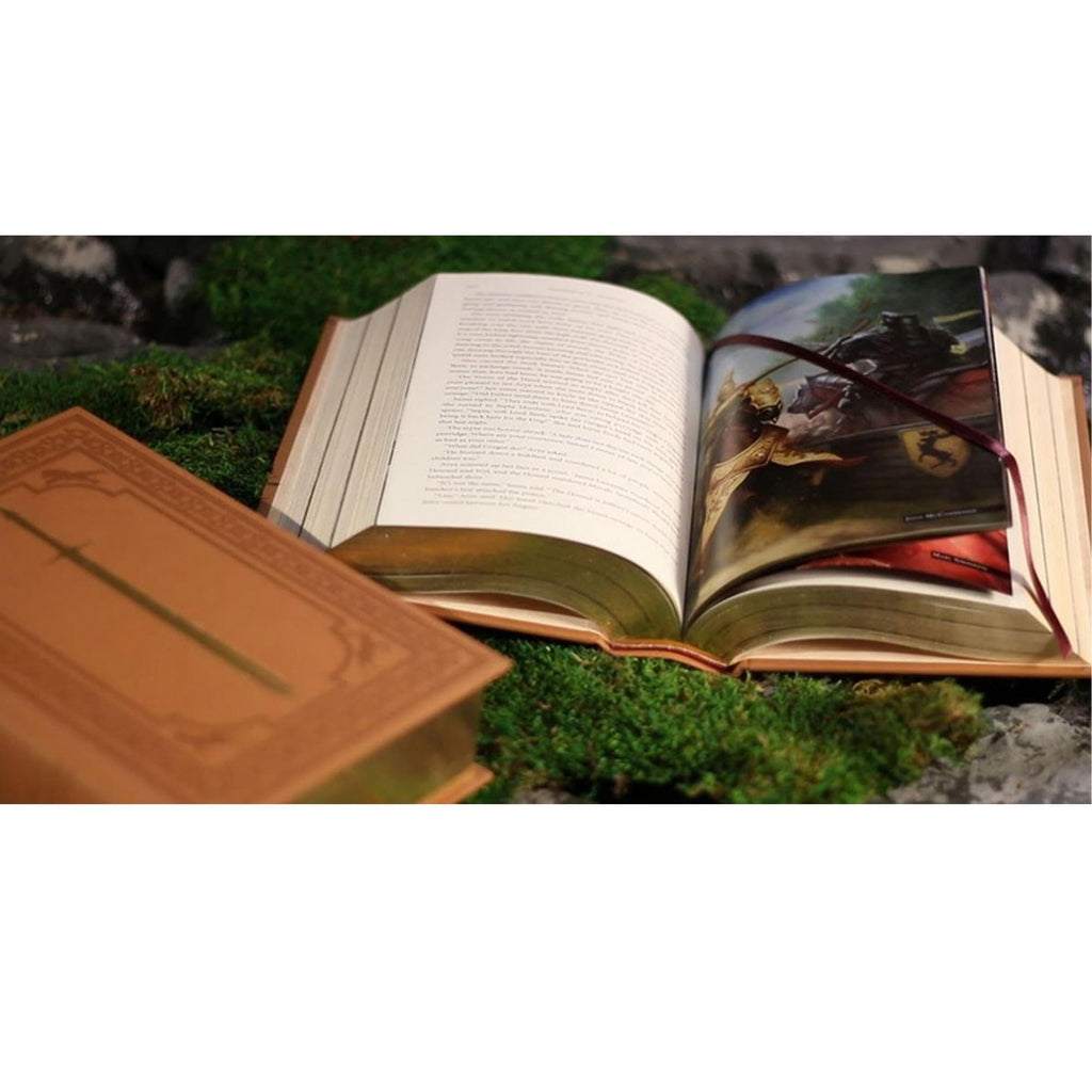 Game of Thrones 20th Anniversary Collectible Gift Box w/ Book | X-Large Shirt
