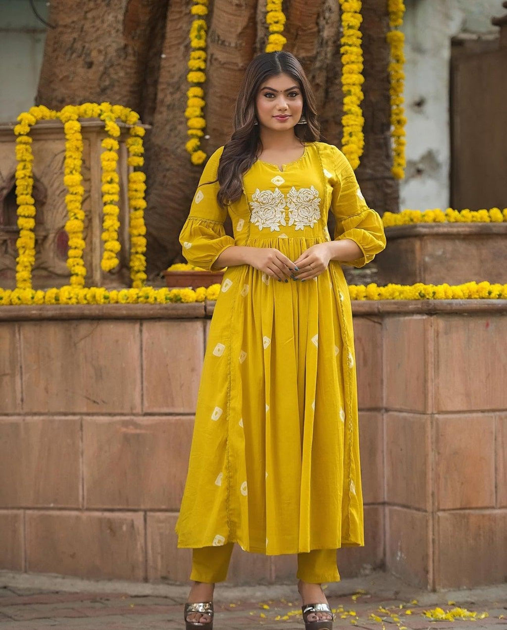 ANNI DESIGNER Womens Rayon Blend Floral Straight Kurta with Pant (ANVESHI-CLRS_Yellow_Medium)