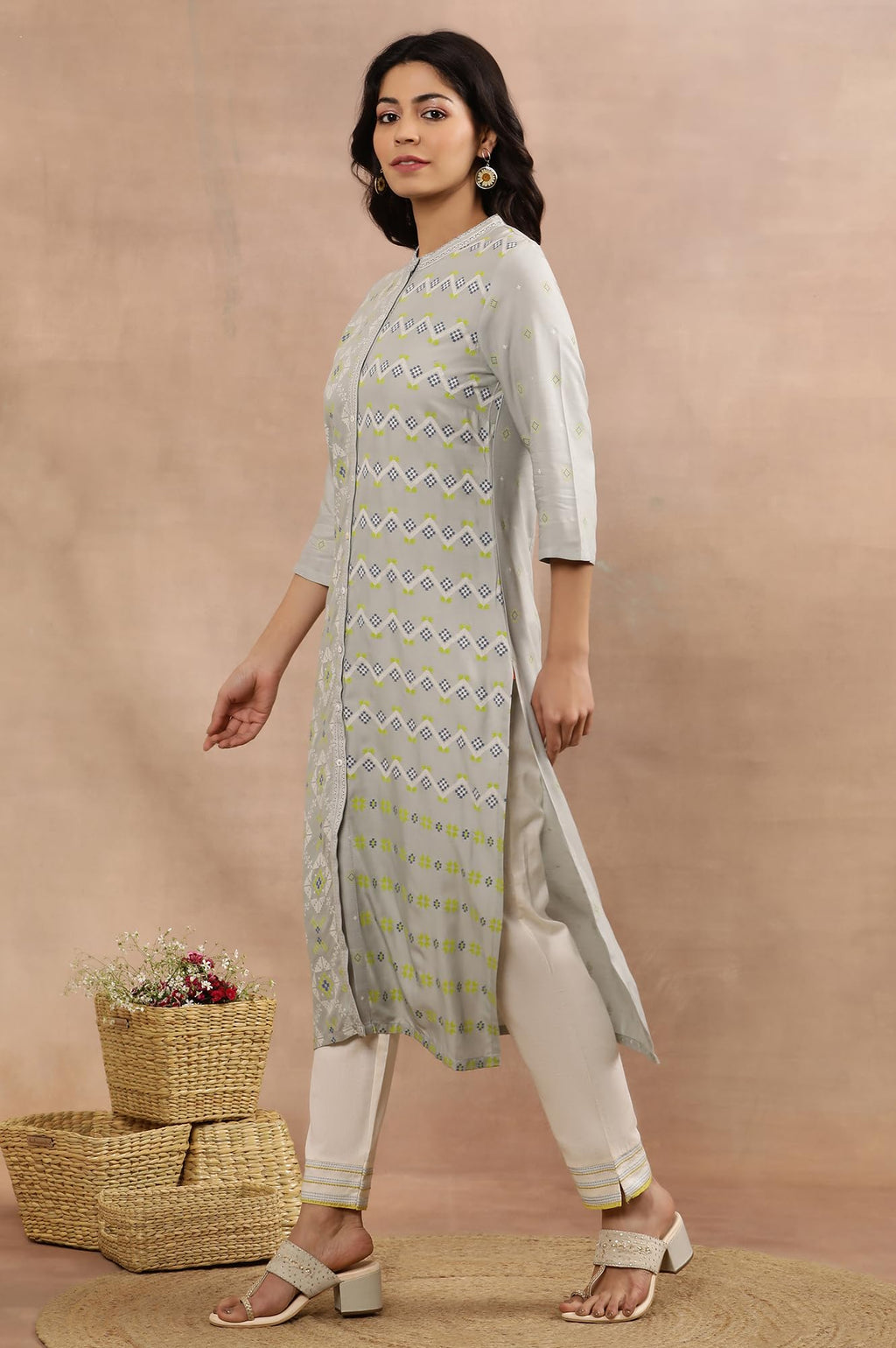 W For Woman W Women Grey Geometric Print Viscose Straight Kurta Set With Slim Pant