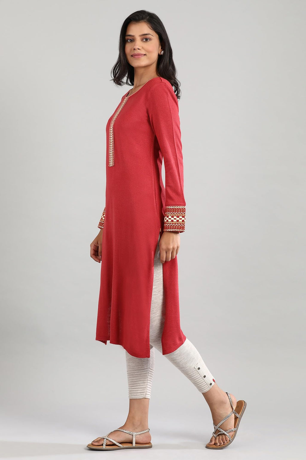 Aurelia WomenS Solid Thread Embroidery Straight Kurta | Round Neck Kurta For Women | Solid Kurta For Women | Beautiful Regular F