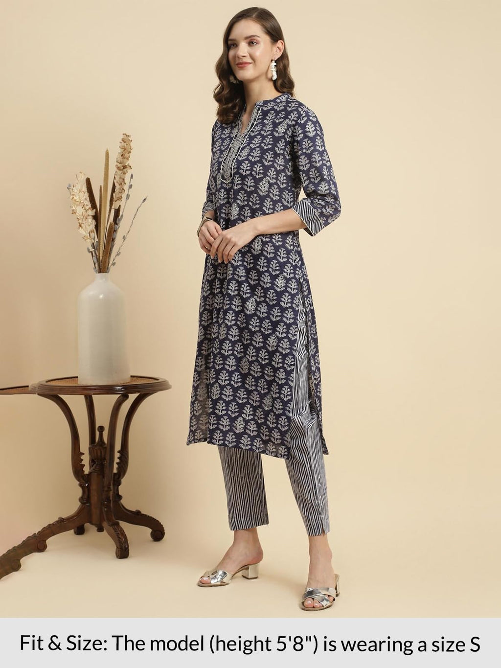 Rangita Women Indigo Cotton Floral Printed Calf Length Straight Kurti With Pants, S