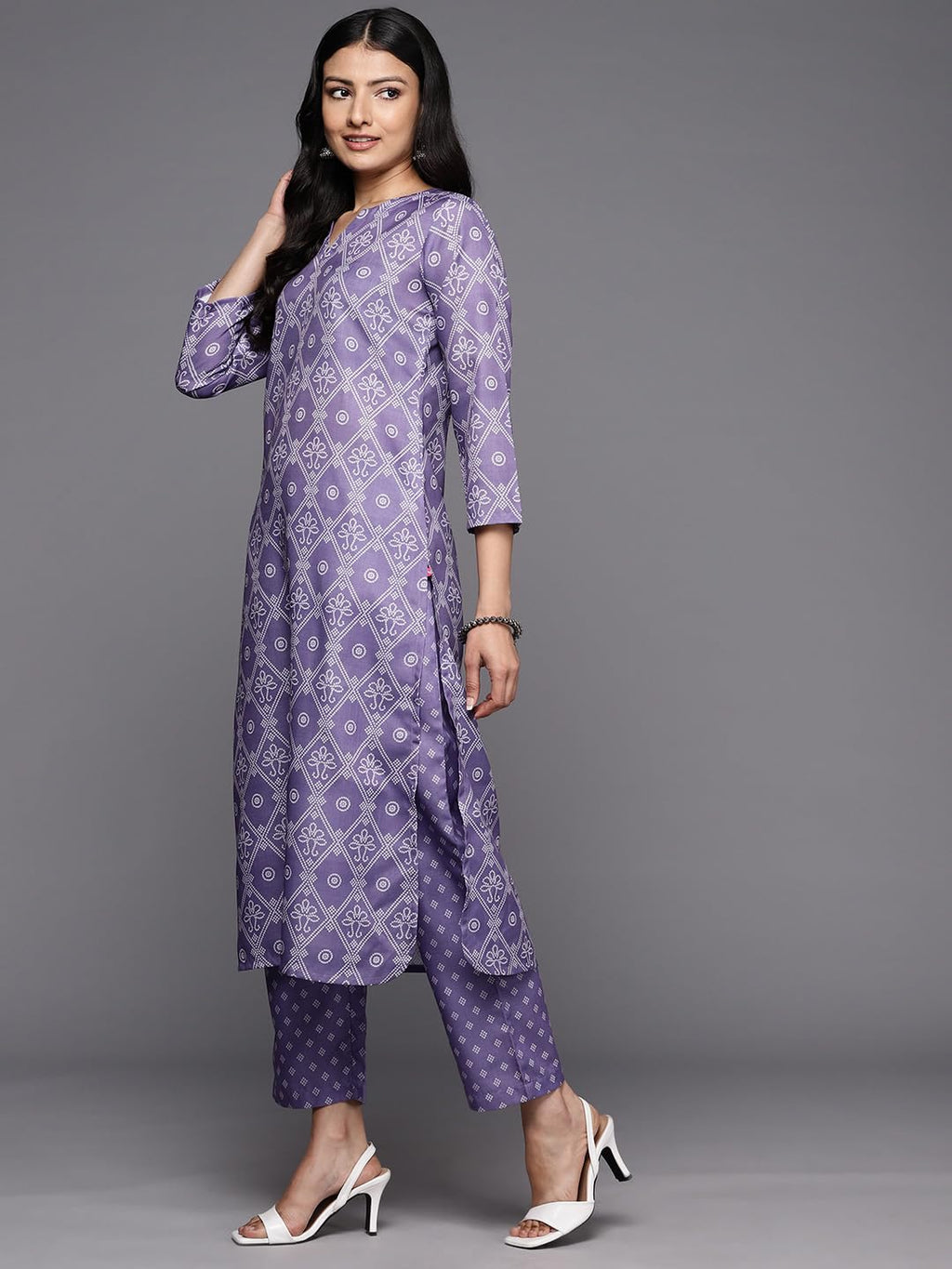 Varanga Women Lavender Bandhani Printed Straight Kurta Paired With Tonal Bottom