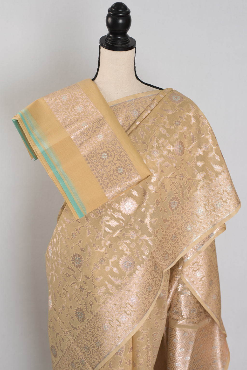 Gracy: Beige & Gold Jamdani Banarasi Saree | Bengali-Varanasi Fusion