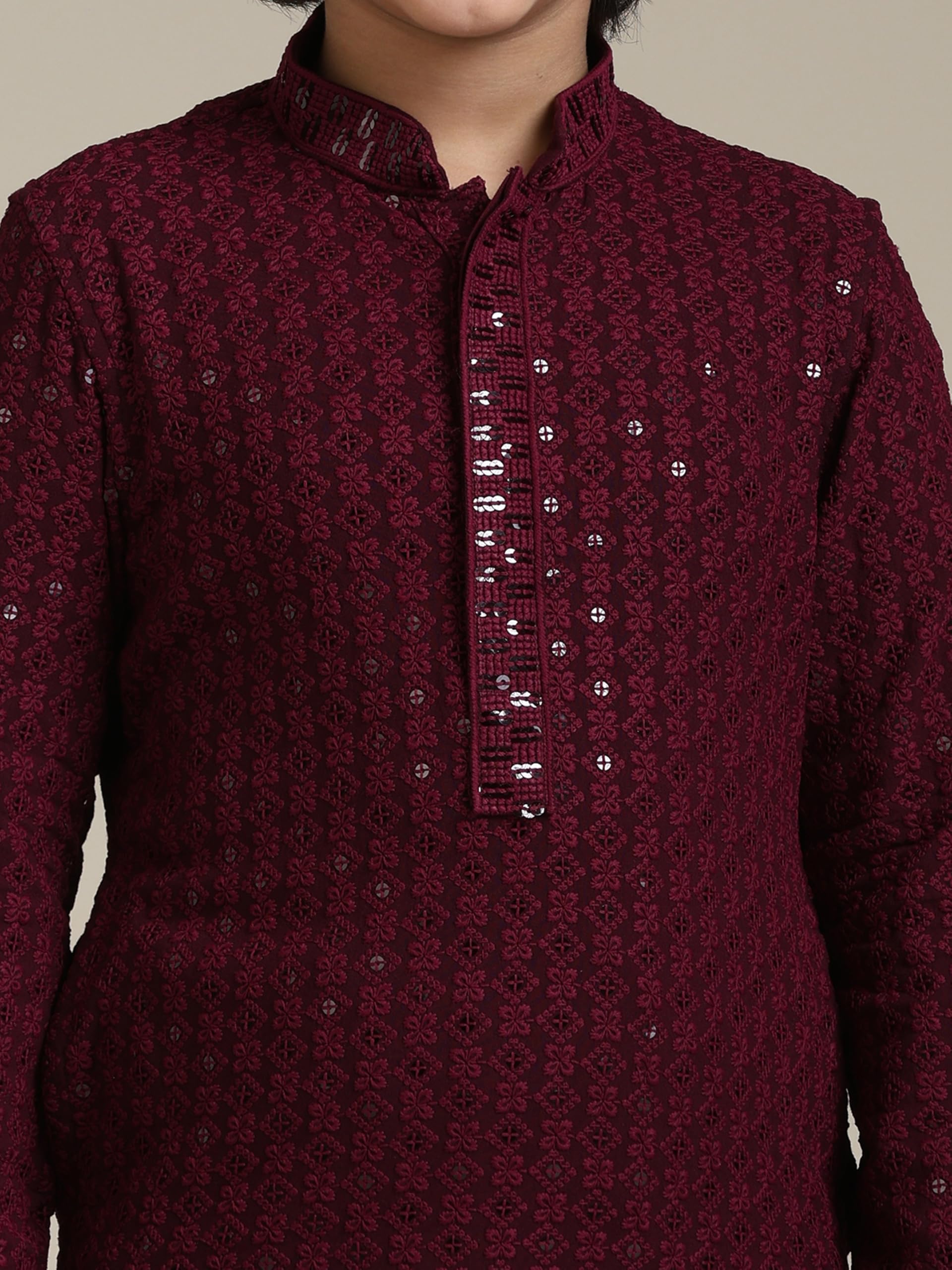 Manyavar Boys Viscose Chikankari Sequined Kurta Pyjama Set (2Pcs)(6-8 Years)