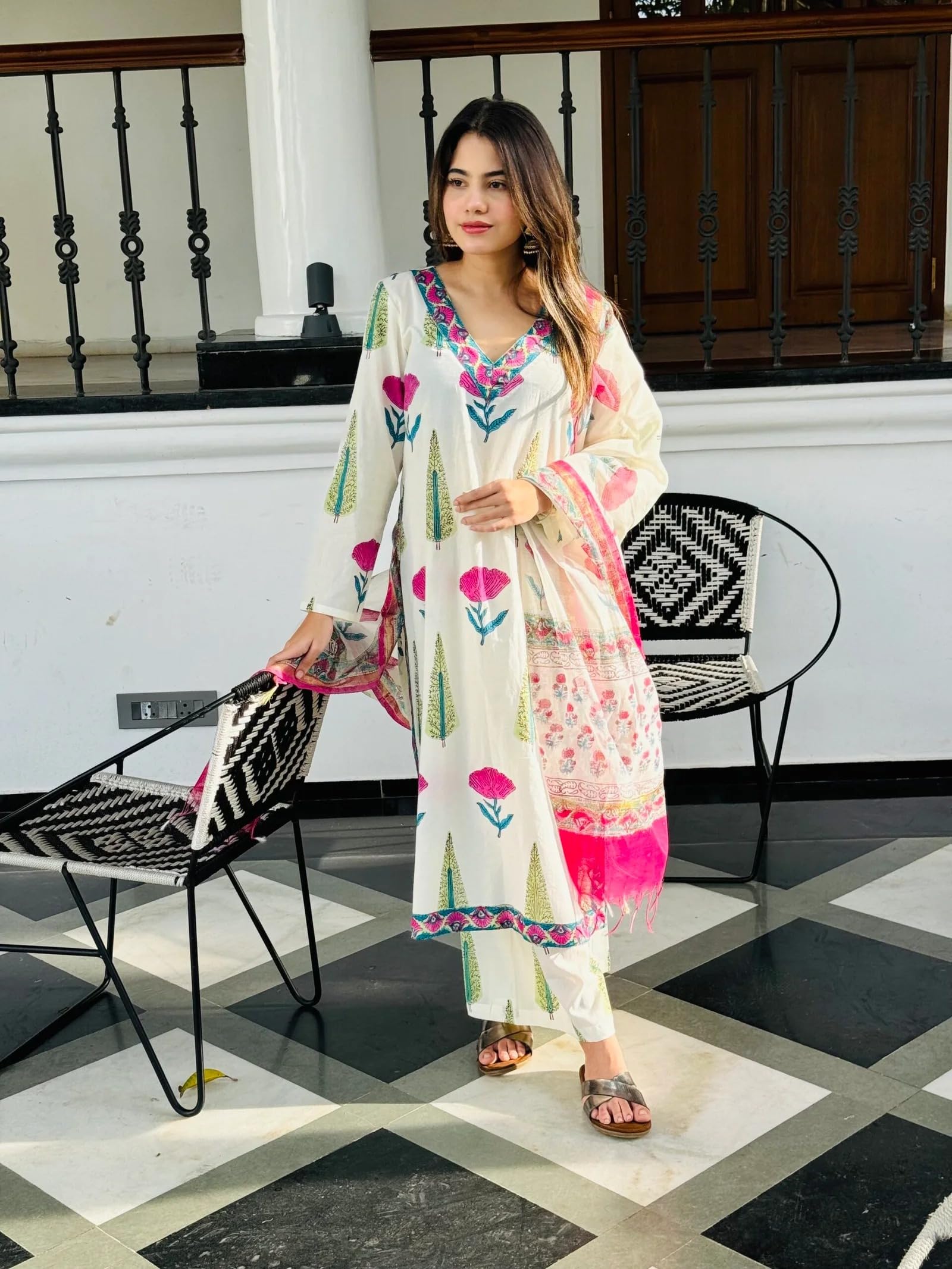 ANNI DESIGNER Women s Rayon Blend Printed Straight Kurta with Pants and Dupatta, white, L