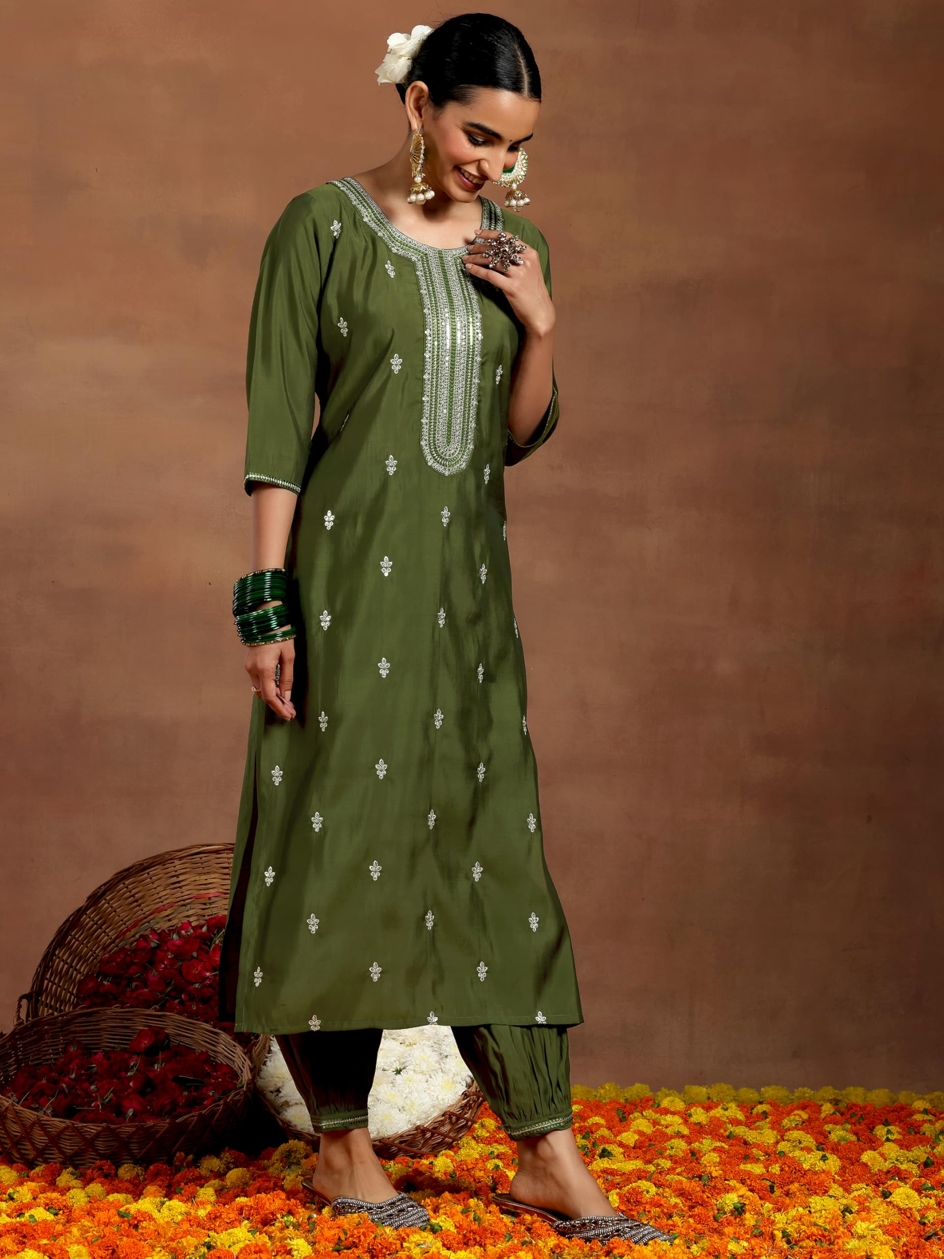 Libas WomenS Silk Blend Kurta Set (Gs947_Olive