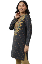 Aurelia Women Dark Grey Mix Acrylic Floral Printed Straight Kurti