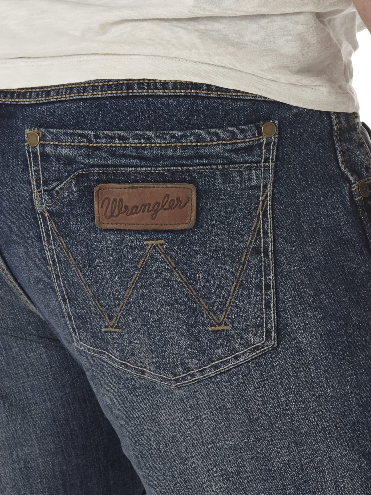 Wrangler Men's Retro Slim Fit Boot Cut Jean, Layton, 33W x 30L