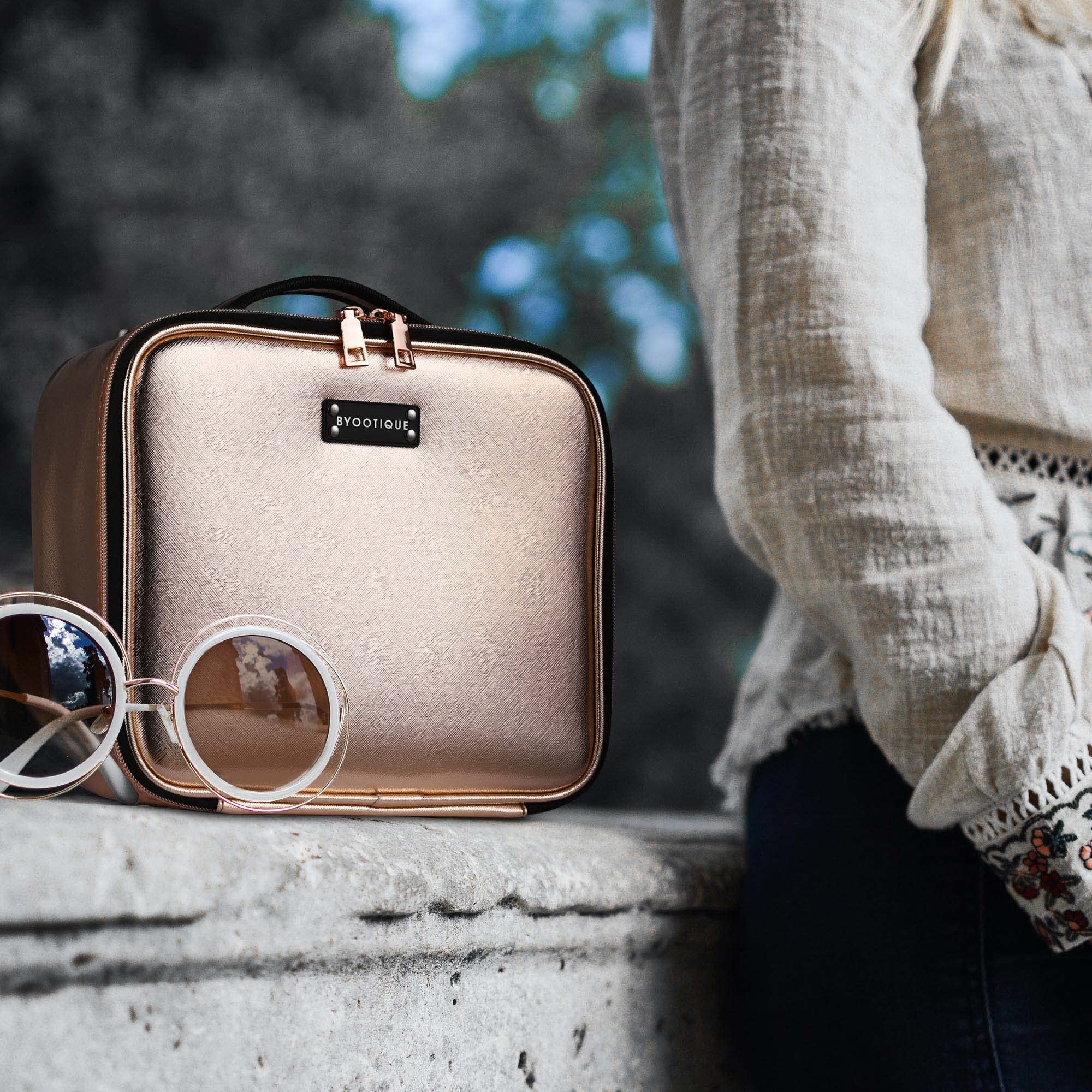 BYOOTIQUE Large Makeup Bag Travel Portable Cosmetic Storage Case with Mirror & Adjustable Dividers Organizer for Cosmetics Makeu