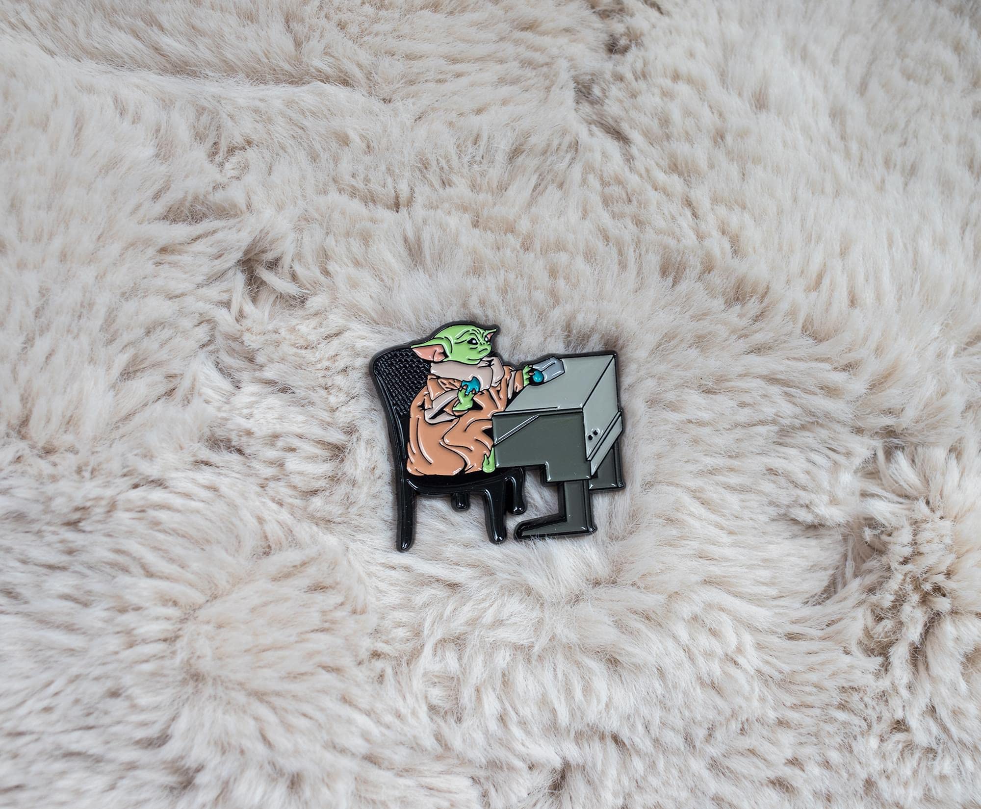 Star Wars: The Mandalorian The Child Grogu Desk With Cookie Enamel Pin Badge | Metal Brooch Accessories For Backpack, Clothes, L