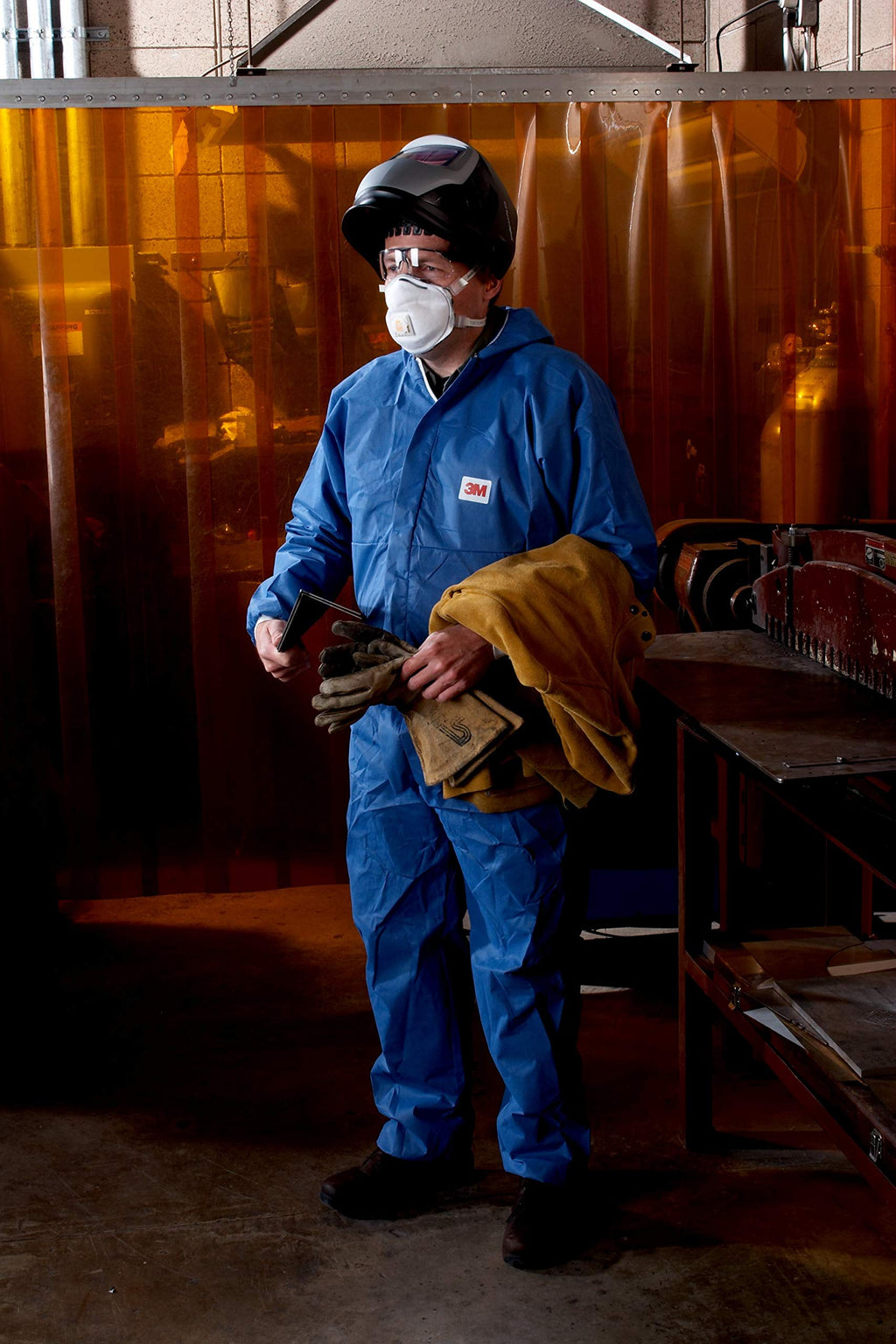 3M Protective Disposable Coveralls, Bulk Pack of 25, Hooded, Secondary Flame Spread-Resistant Treatment, SMS Based, Light Liquid