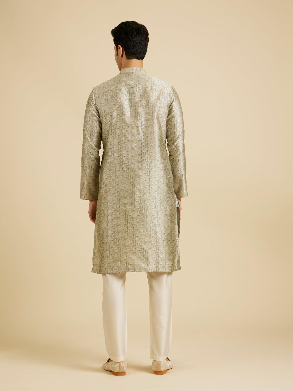 Manyavar MenS Art Silk Intricate Prints & Neck Detailing Kurta Pyjama Set (Green,L)