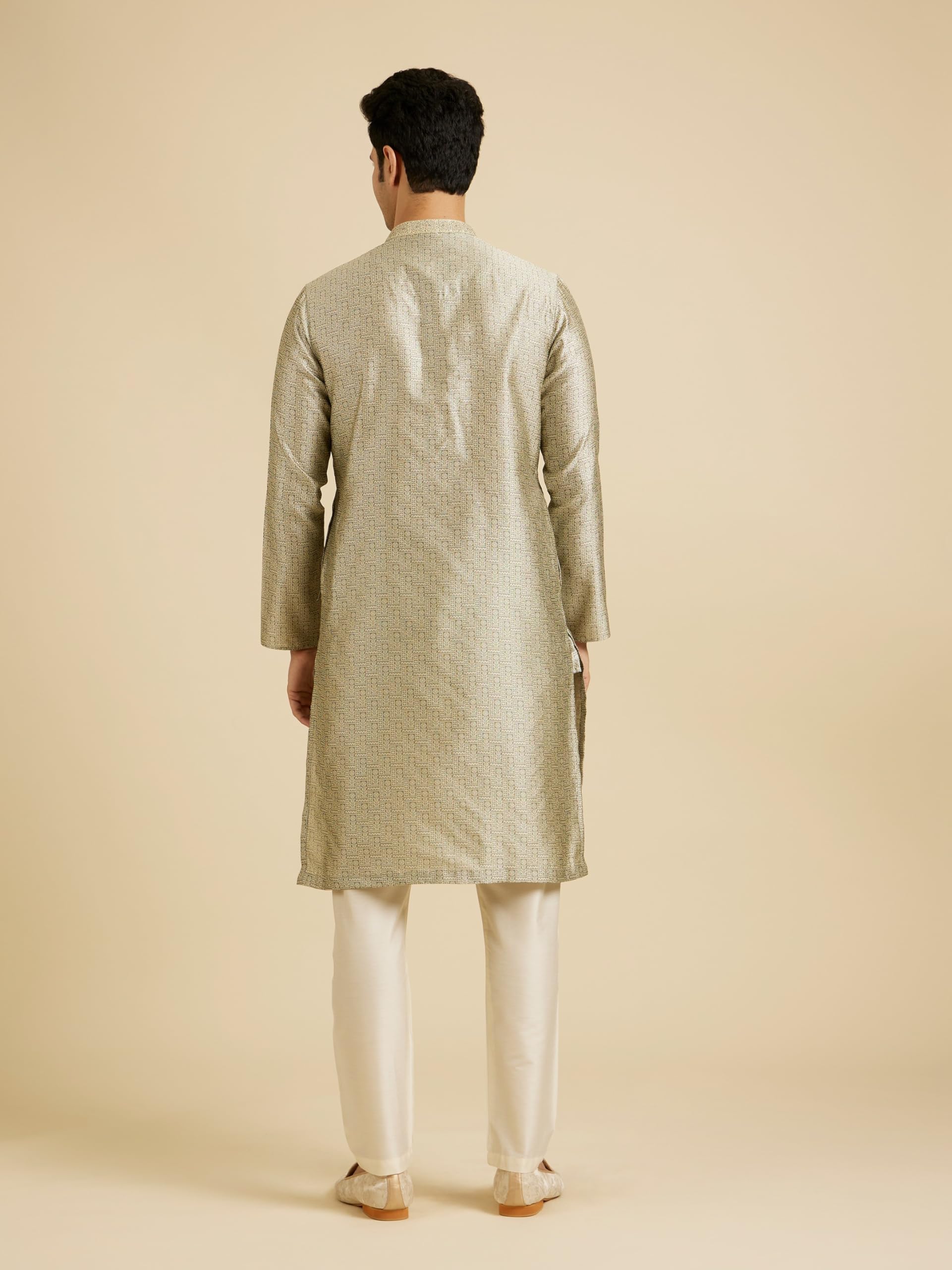 Manyavar MenS Art Silk Intricate Prints & Neck Detailing Kurta Pyjama Set (Green,L)