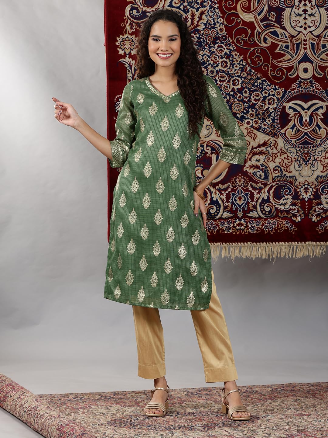 Aurelia Women?? Abstract Printed Straight Kurta | Lightweight V-Neck Kurta For Women | Printed Kurta For Women | Beautiful Regular Fit Kurta For Women