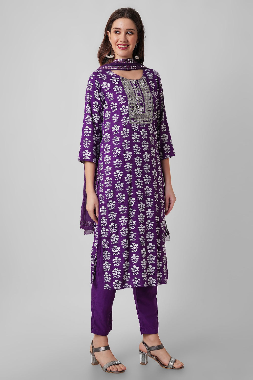 Rytras Women'S Embroidered Straight Kurta With Pant And Dupatta Set