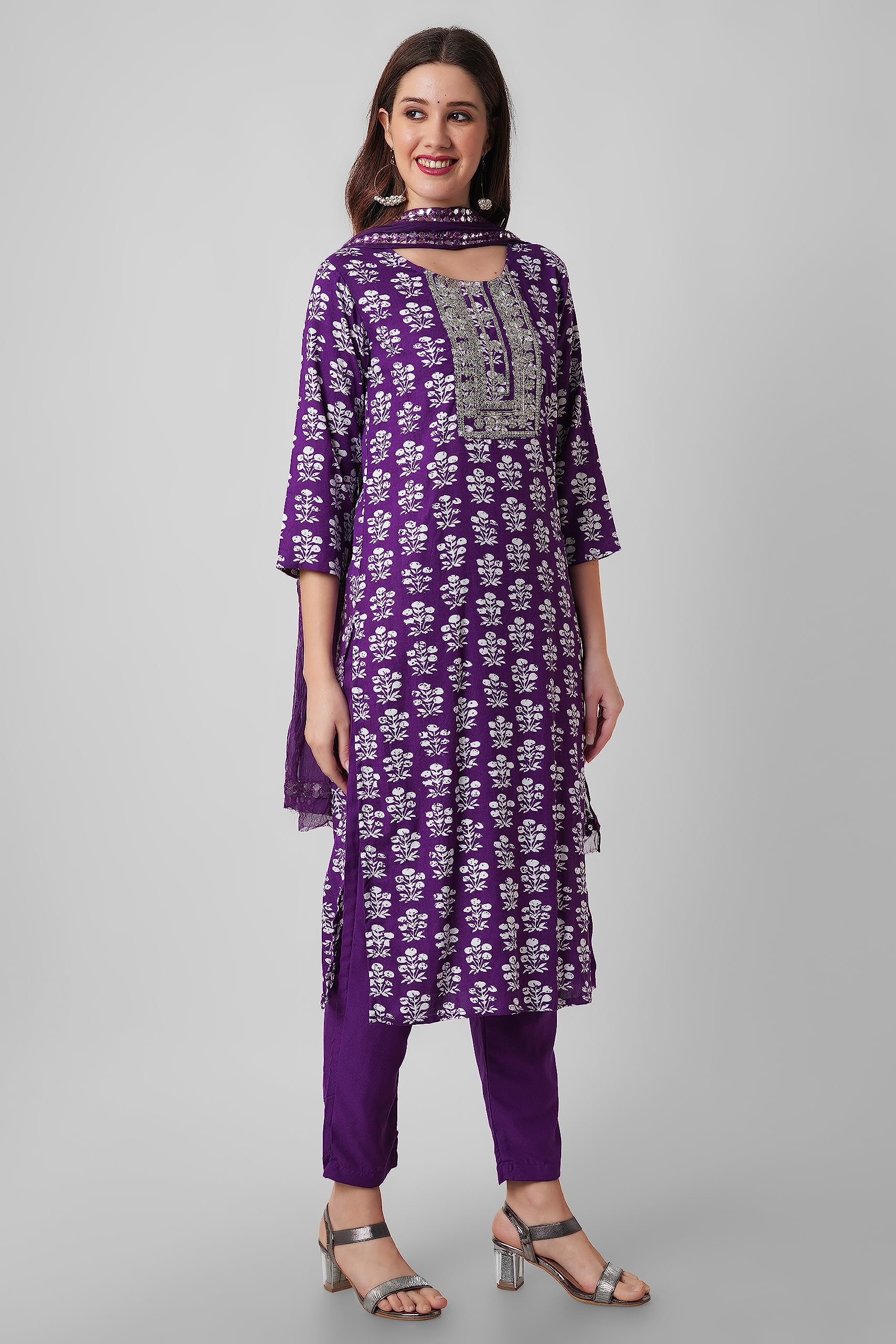 Rytras Women'S Embroidered Straight Kurta With Pant And Dupatta Set