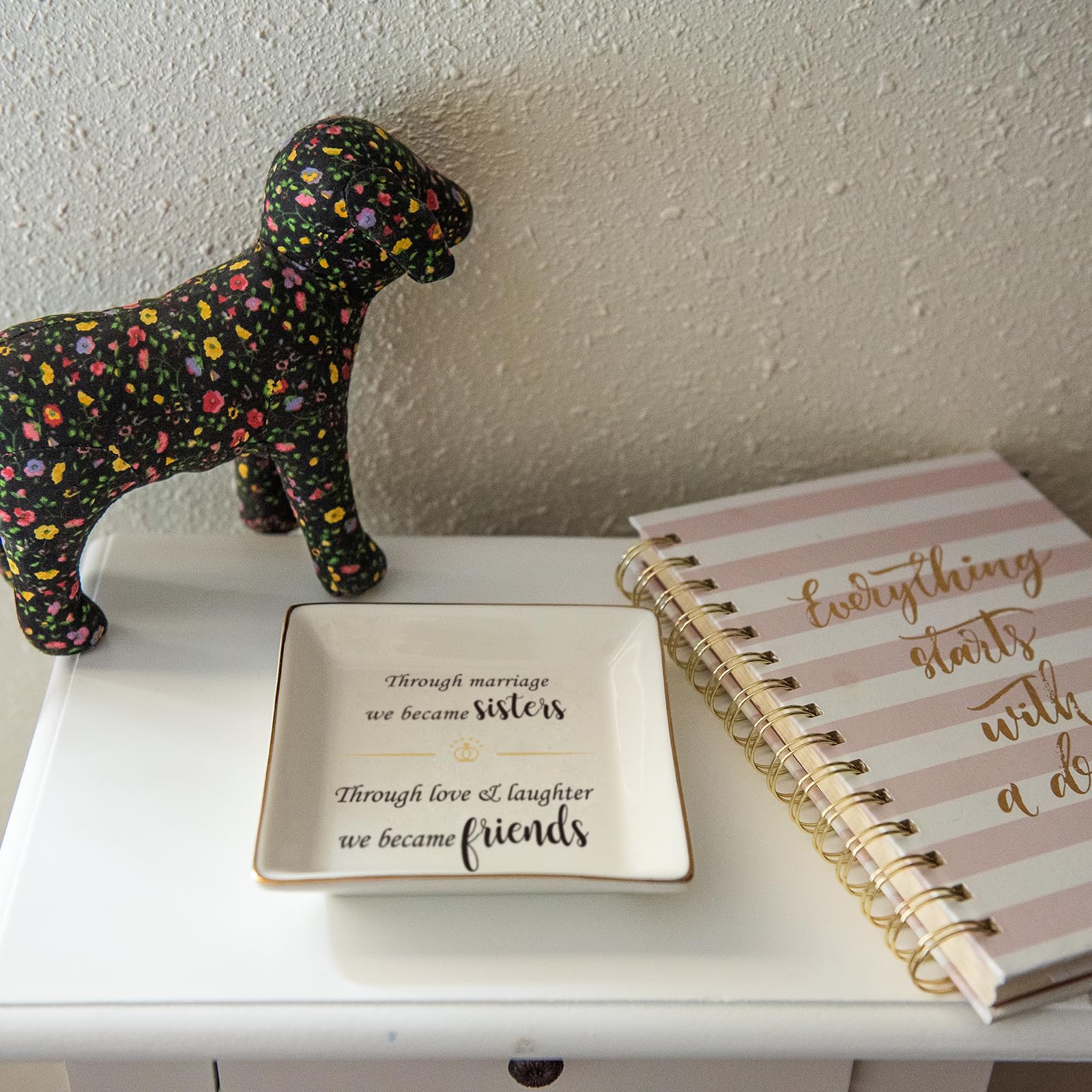 HOME SMILE Sister In Law Gifts-Ceramic Ring Dish Decorative Tray Gifts For Sister In Law, Valentine's Day Birthday Christmas Wed