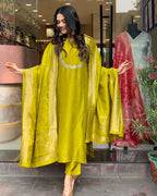 ANNI DESIGNER Ladies Silk Blend Straight Embroidery Kurta with Trousers and Dupatta, green, XL