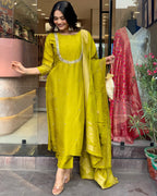 ANNI DESIGNER Ladies Silk Blend Straight Embroidery Kurta with Trousers and Dupatta, green, XL
