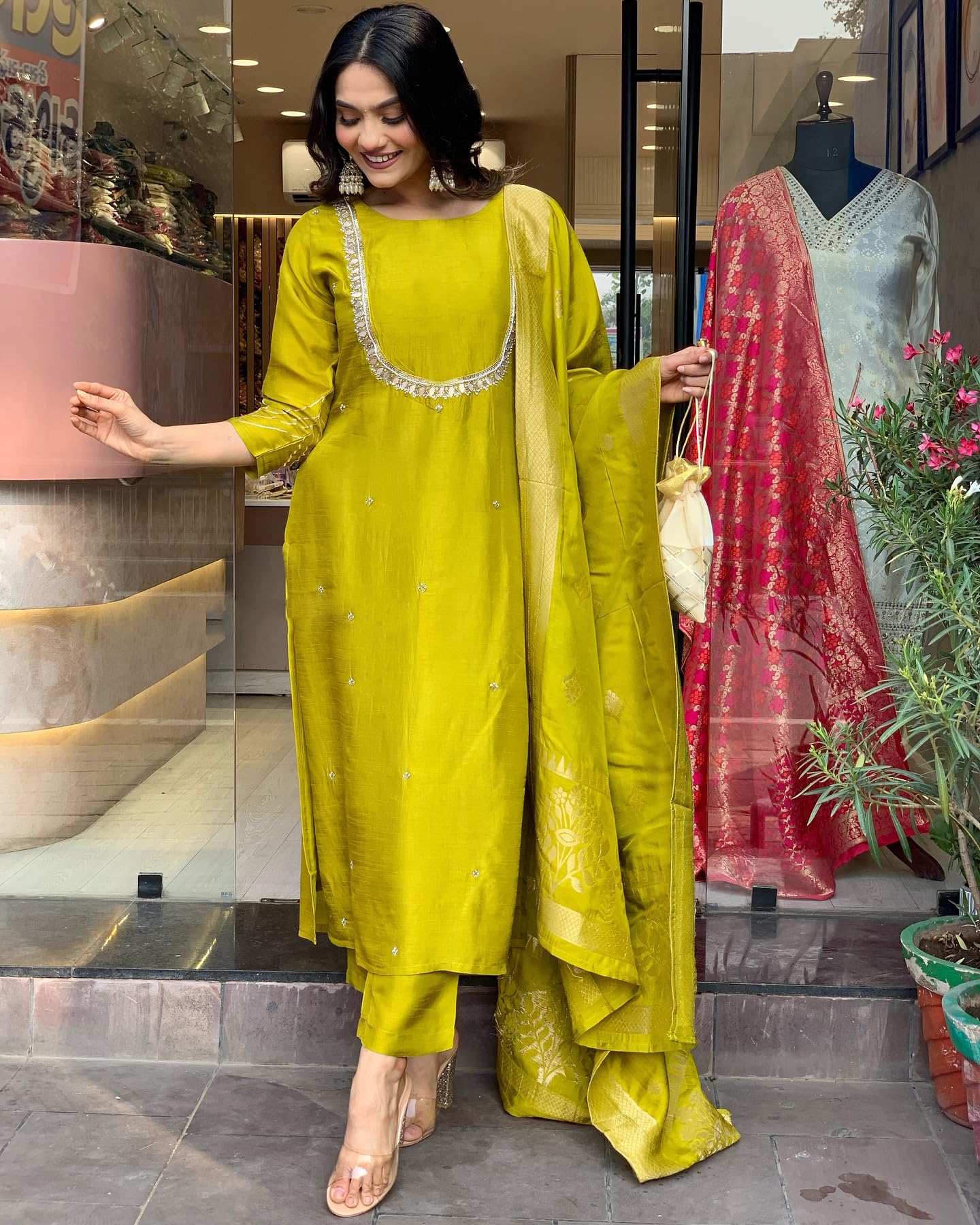 ANNI DESIGNER Ladies Silk Blend Straight Embroidery Kurta with Trousers and Dupatta, green, XL