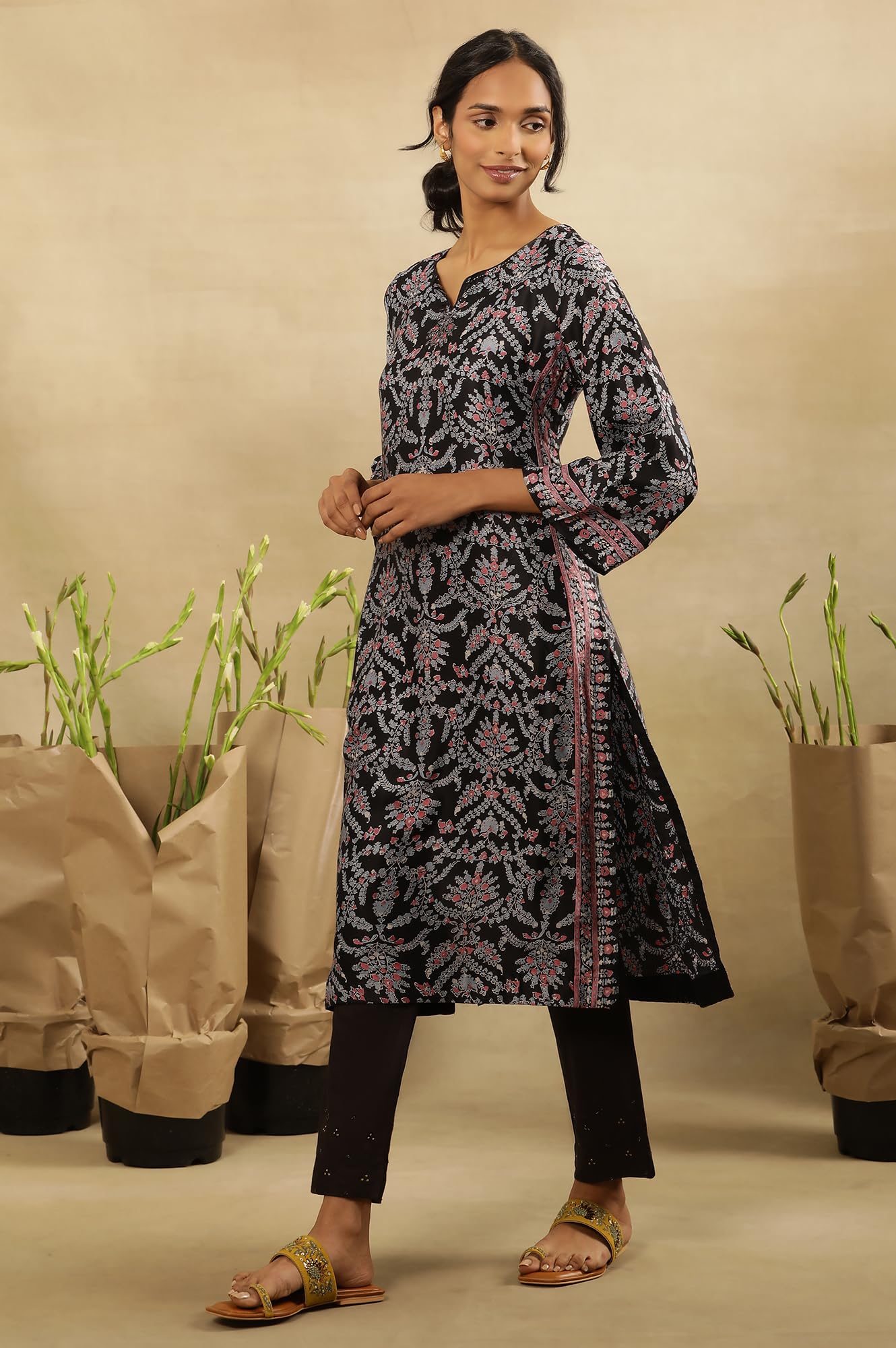 Folksong By W Women Black Festive Floral Print Viscose Straight Kurta