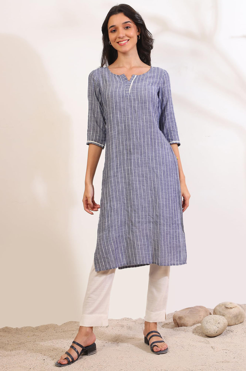 Aurelia Women'S Grey Yarn Dyed Cotton Blend Straight Kurta