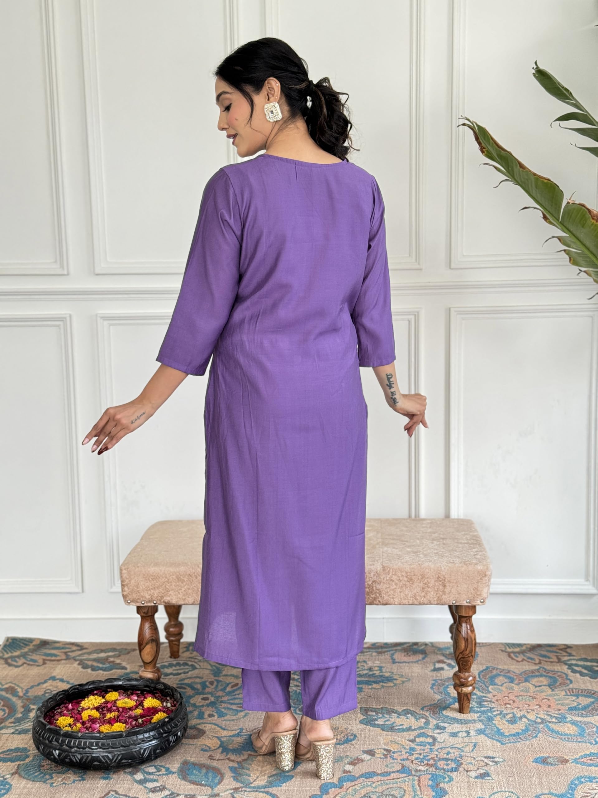 Naixa WomenS Levender Chanderi Embroidered Straight Kurta With Chanderi Pant And Organza Embroidered Dupatta Sets (Nx2-Jk-106-L