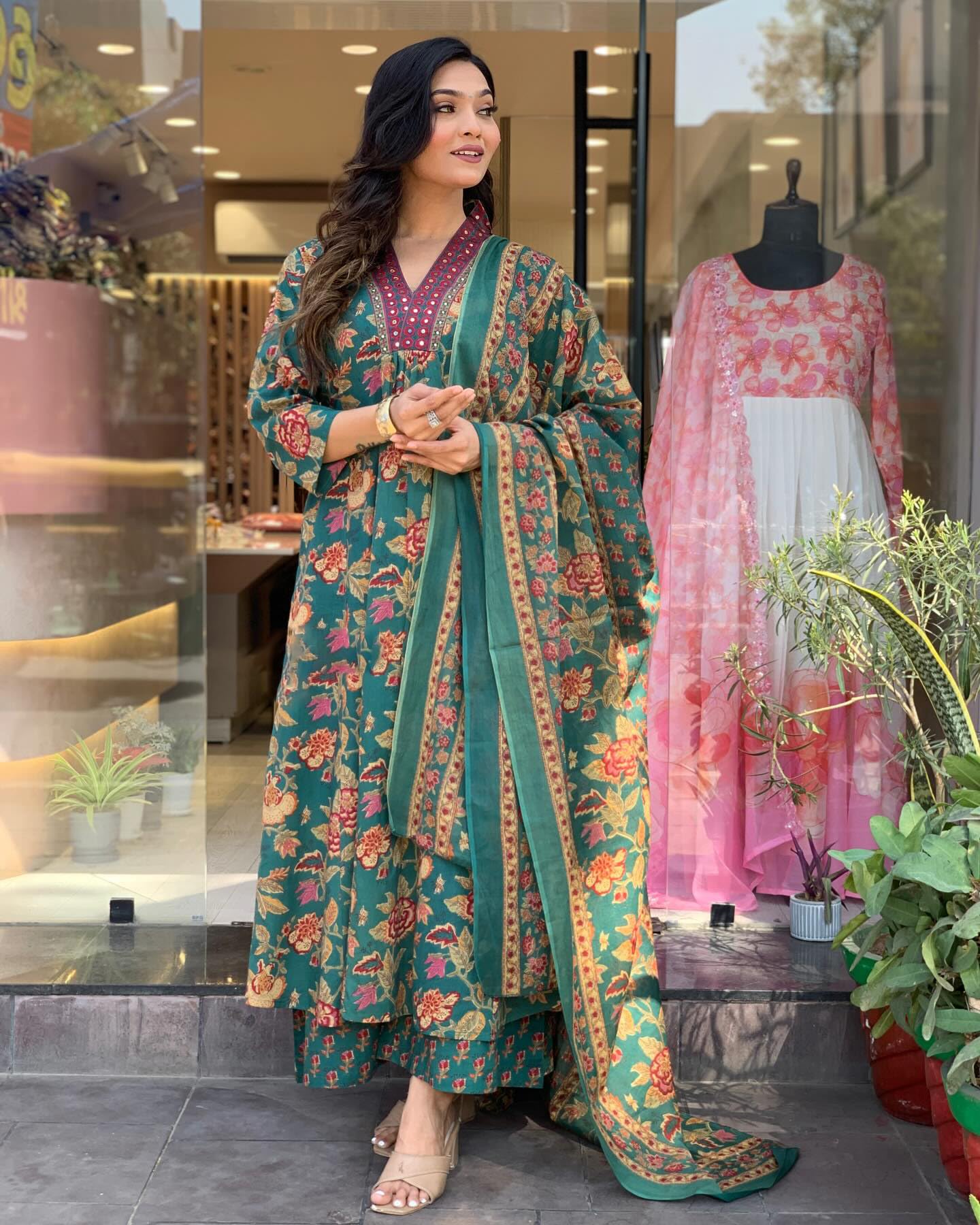 ANNI DESIGNER Women s Palazzo and Dupatta Rayon Blend Printed Kurta, Green, L