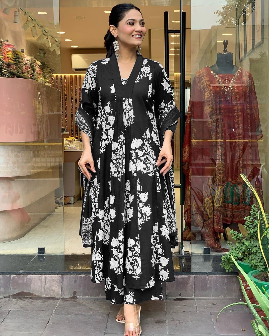 ANNI DESIGNER Women s Anarkali Viscose Kurta with Trousers and Dupatta, Black, 2XL