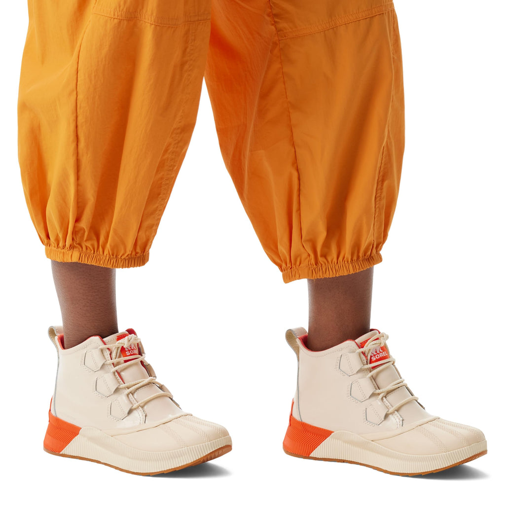 Sorel Women's Out N About III Classic Waterproof Boots - Bleached Ceramic, Optimized Orange - Size 7.5